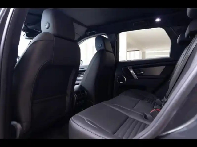 Land Rover Discovery Sport p270e phev 269ch dynamic se — photo 11