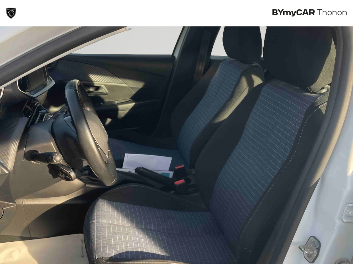 Peugeot 208 PURETECH 75 S&amp;S BVM5 — photo 11