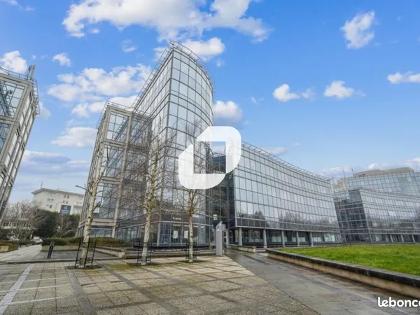 Bureau 1 742 m²