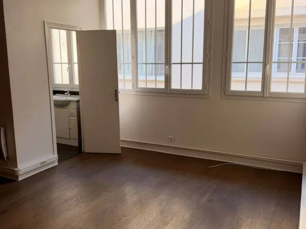 Boutique 1 pièce 24 m²