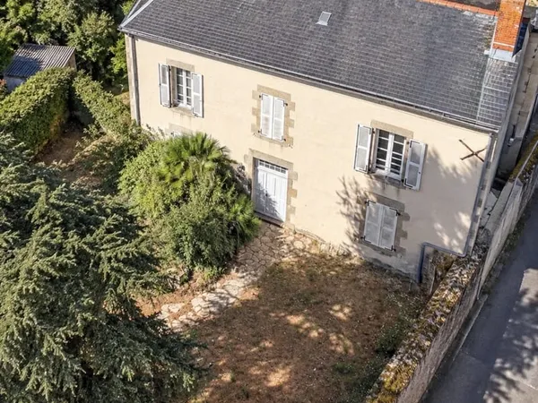 Maison de Maître 5 ch / garage-atelier et jardin 945 m