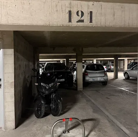 Parking 12 m²