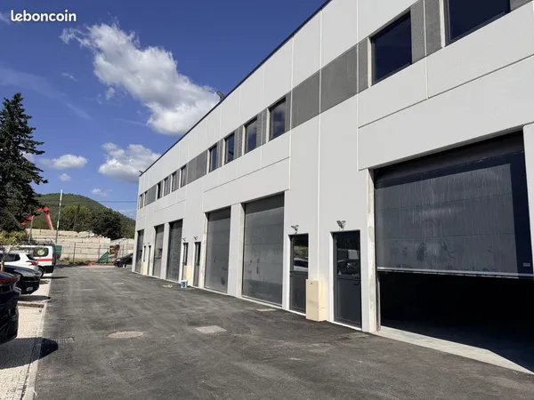 Local 80 m² La Farlède