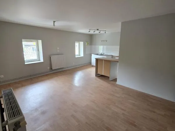 F4 2EME ETAGE - 16 PLACE DE LA GARE STE FOY