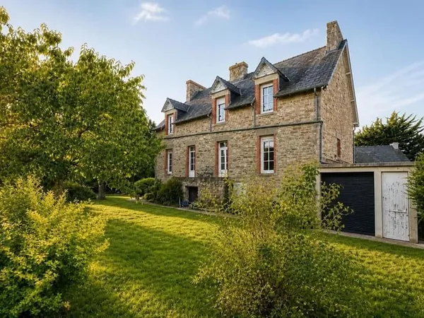 Ensemble immobilier de 300m2 à St Cast le guildo