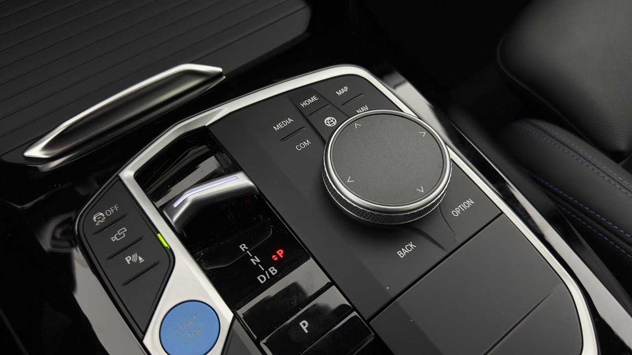 BMW iX3 M Sport 286 ch — photo 32