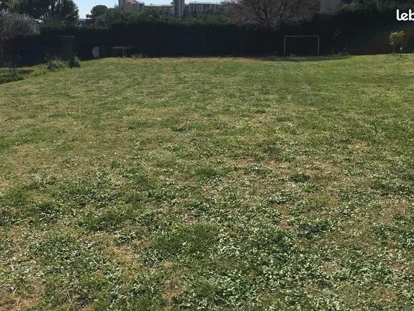 Terrain 400 m² Salon De Provence