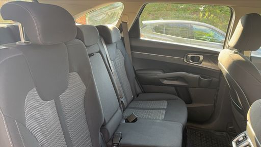 Kia Sorento  1.6 T-GDi 16V GPF 230 Hybrid BVA6 180 ch - Design – 2022 – 45166 km – Hybride essence – Boîte Automatique — photo 35