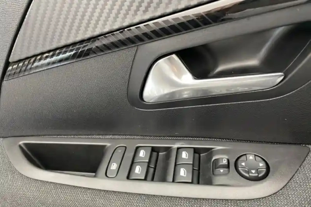 Peugeot 208 100 s&amp;s bvm6 — photo 18