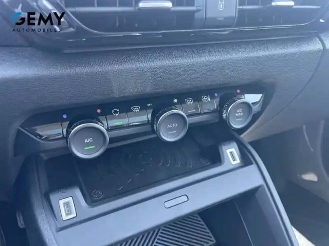Citroën C4 hybride 145 ch e-dcs6 — photo 21