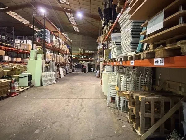 Local d'activité 920 m²