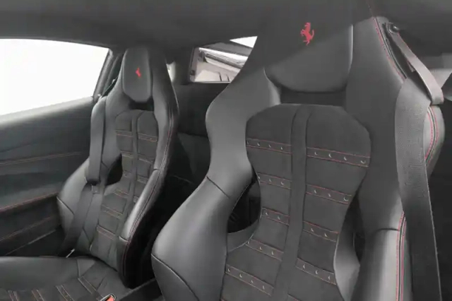 Ferrari F8 tributo 3.9  v8 biturbo 720ch — photo 15
