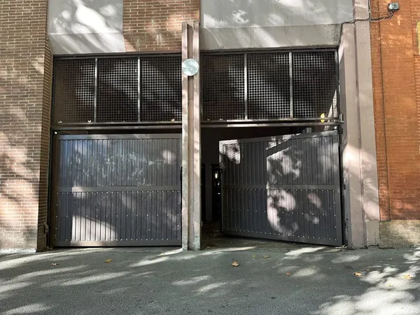 Toulouse Saint-Aubin double garage fermé en sous-sol sécurisé.
