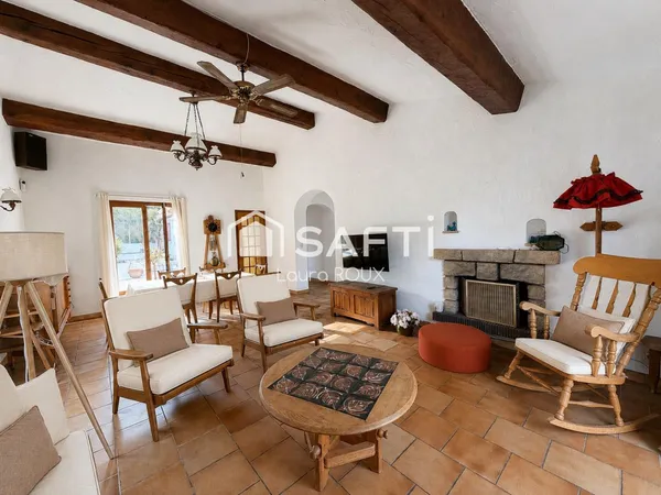Maison provençale pleine de charme avec beau potentiel