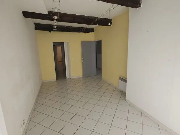 Local professionnel de 80 m² en rez-de-chaussée