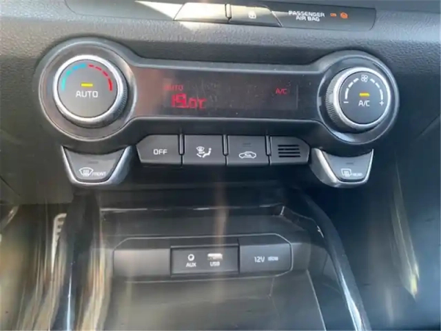 Kia Stonic 1.0 t-gdi 120 ch isg dct7 — photo 19