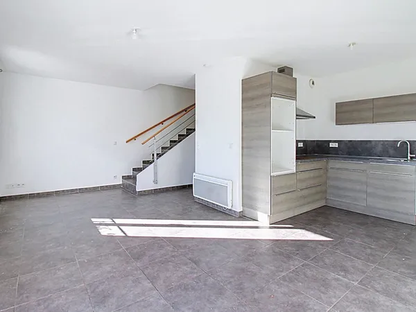 À LOUER - EN EXCLUSIVITÉ A VIDAUBAN TRIPLEX DE 68,43m2