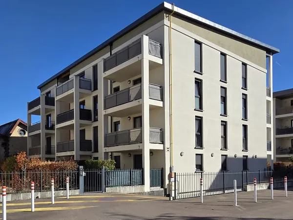 TROYES APPARTEMENT T2 AVEC TERRASSE ET PARKING PRIVATIF