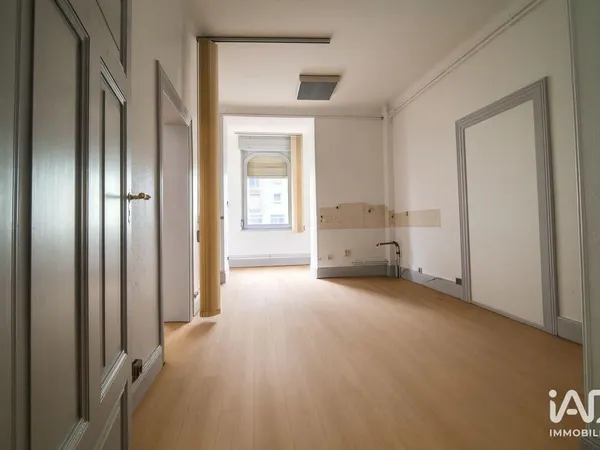 Vente / Local Commercial - 158 m²