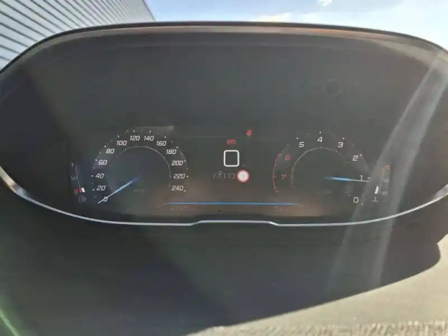 Peugeot 3008 puretech 130ch s&amp;s bvm6 — photo 122