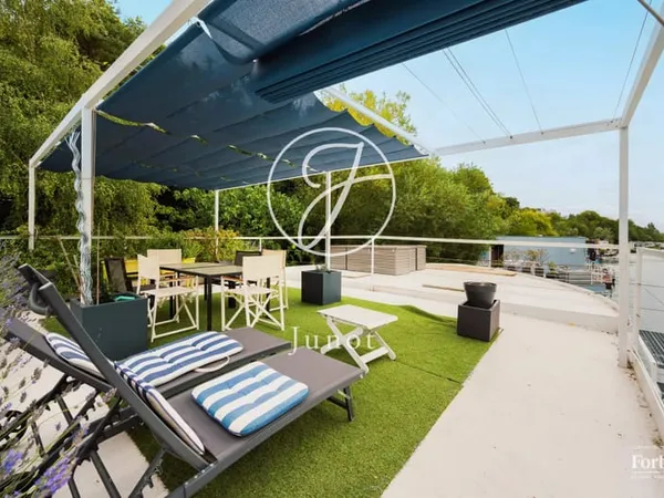 Neuilly sur Seine - Péniche - 250m² habitable - Terrasses 80m² - 6 chambres - Salle de sport - Vues 