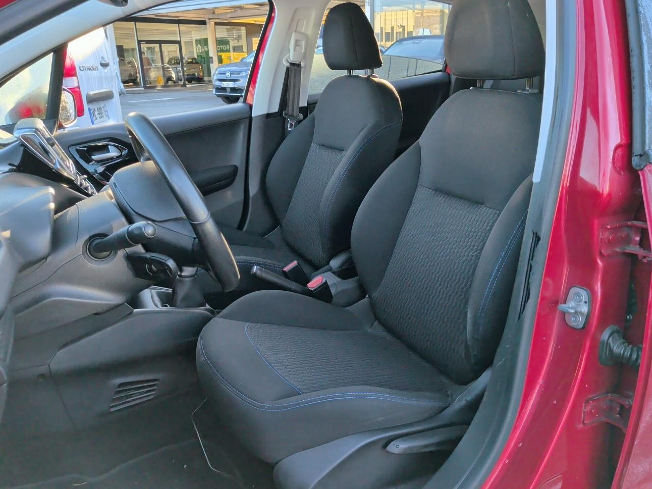 Peugeot 208 puretech 82ch s&s bvm5 signature — photo 10