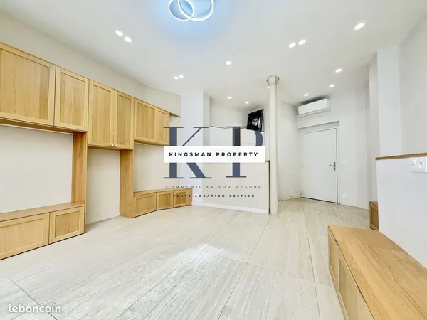 Local 46 m² Paris