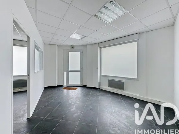 Local commercial 1 pièce 50 m²