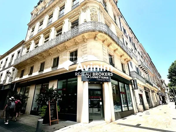Local commercial 160 m²