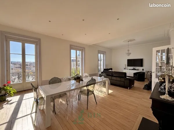 Appartement 4 pièces 150 m²