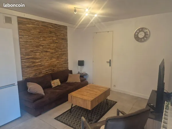 T2 meuble et renove avec balcon