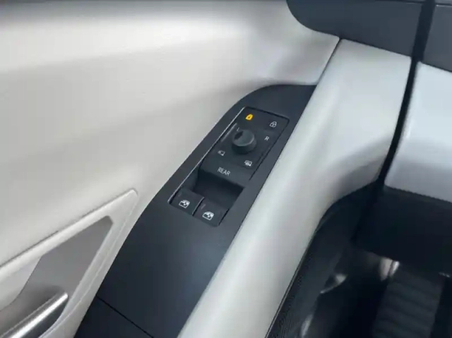 Ford Explorer 286ch extended range 79kwh pack premium rwd — photo 6