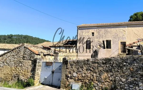 A 10 mn d'UZES Grand Mas à restaurer