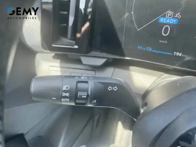 Renault Megane e-tech ev40 130ch standard charge — photo 18