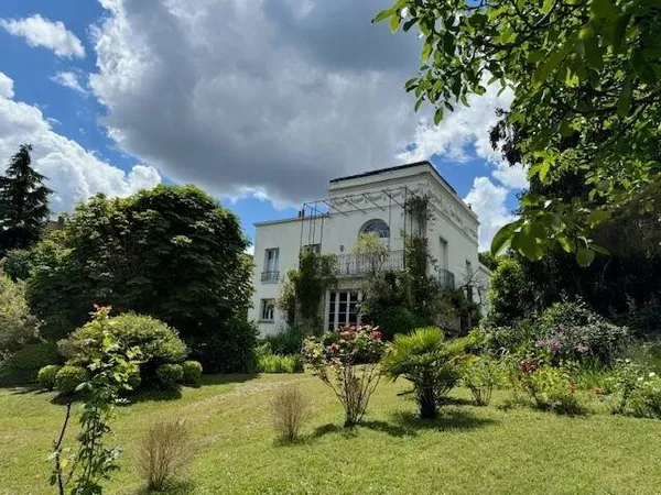 Maison 10 pièces 244 m²