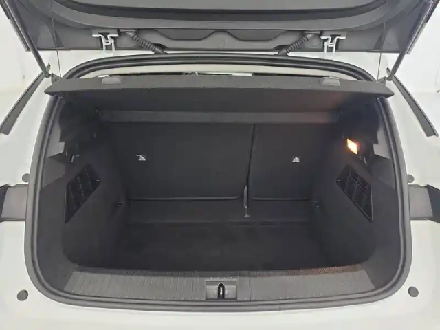 Renault Megane e-tech ev40 130ch standard charge — photo 17