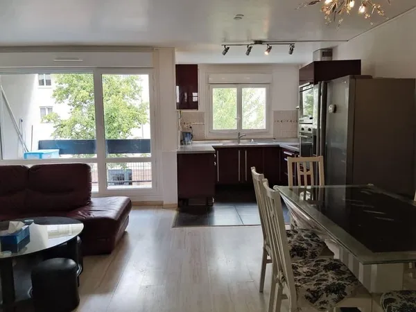 Chambres dispo dans DUPLEX 95m² avec balcon