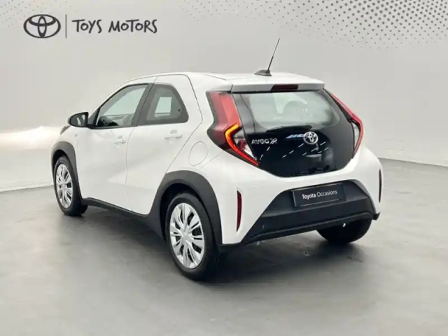 Toyota Aygo 1.0 s-cvt 72 dynamic — photo 3