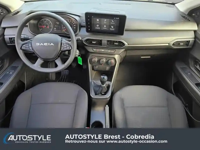 Dacia Sandero 1.0 sce 65ch essential — photo 3