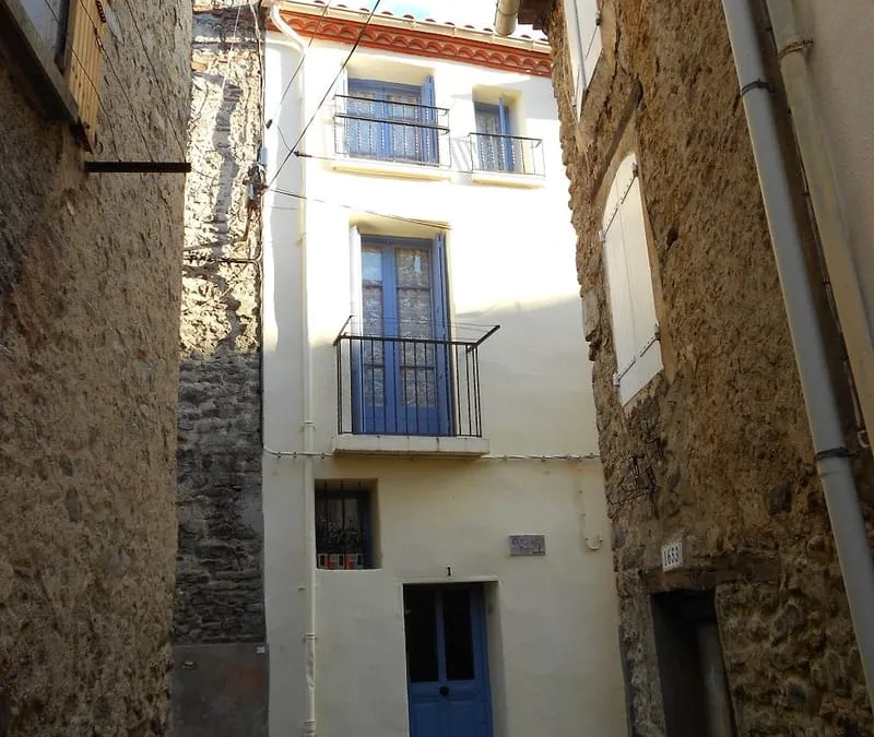 Photo 1
