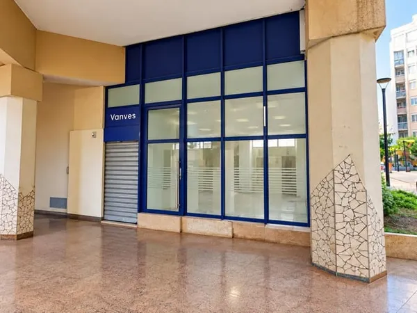 Quartier commercial à Vanves, bureaux à louer