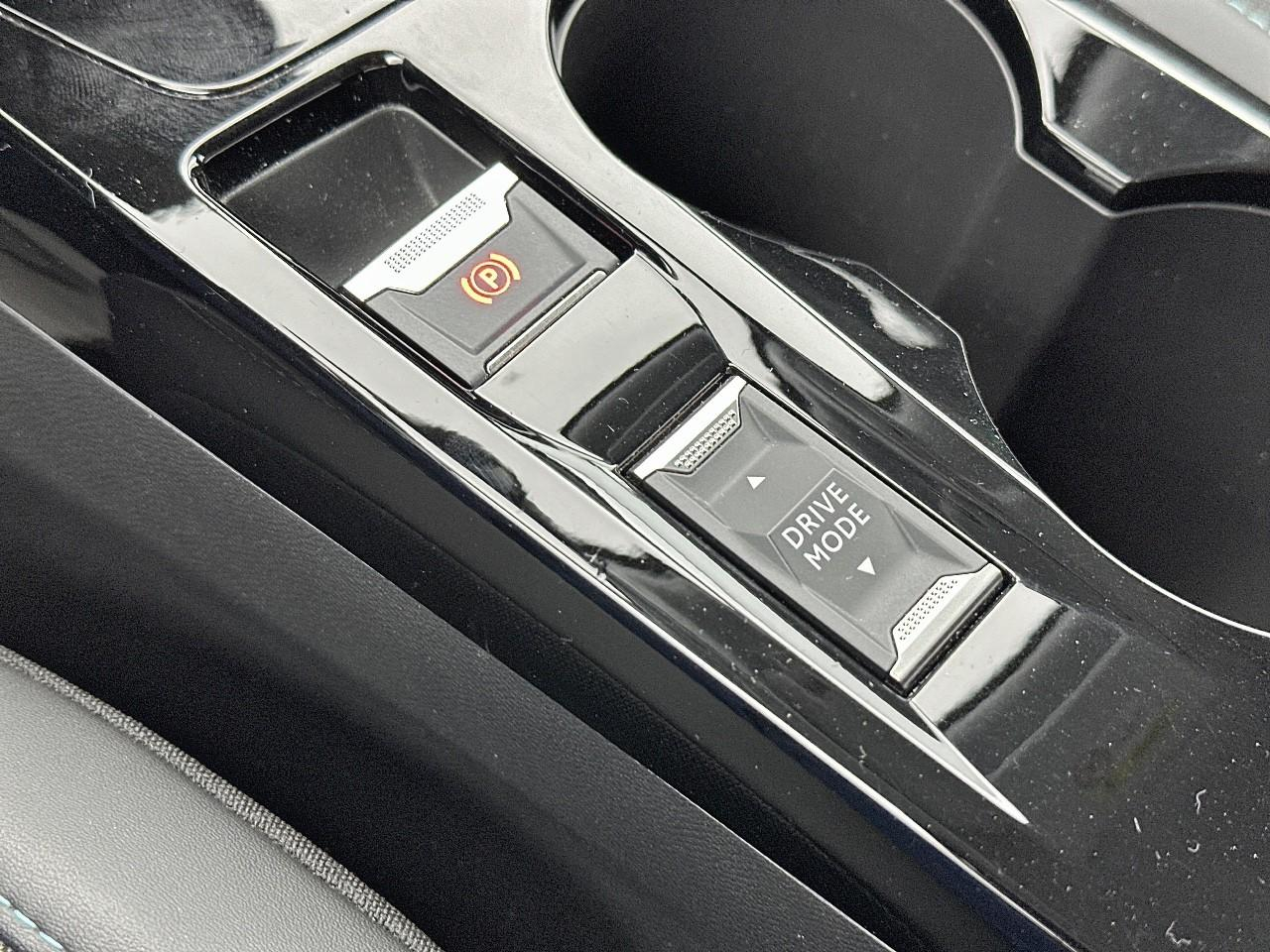 Peugeot 2008 puretech 130 s&s eat8 allure pack — photo 31