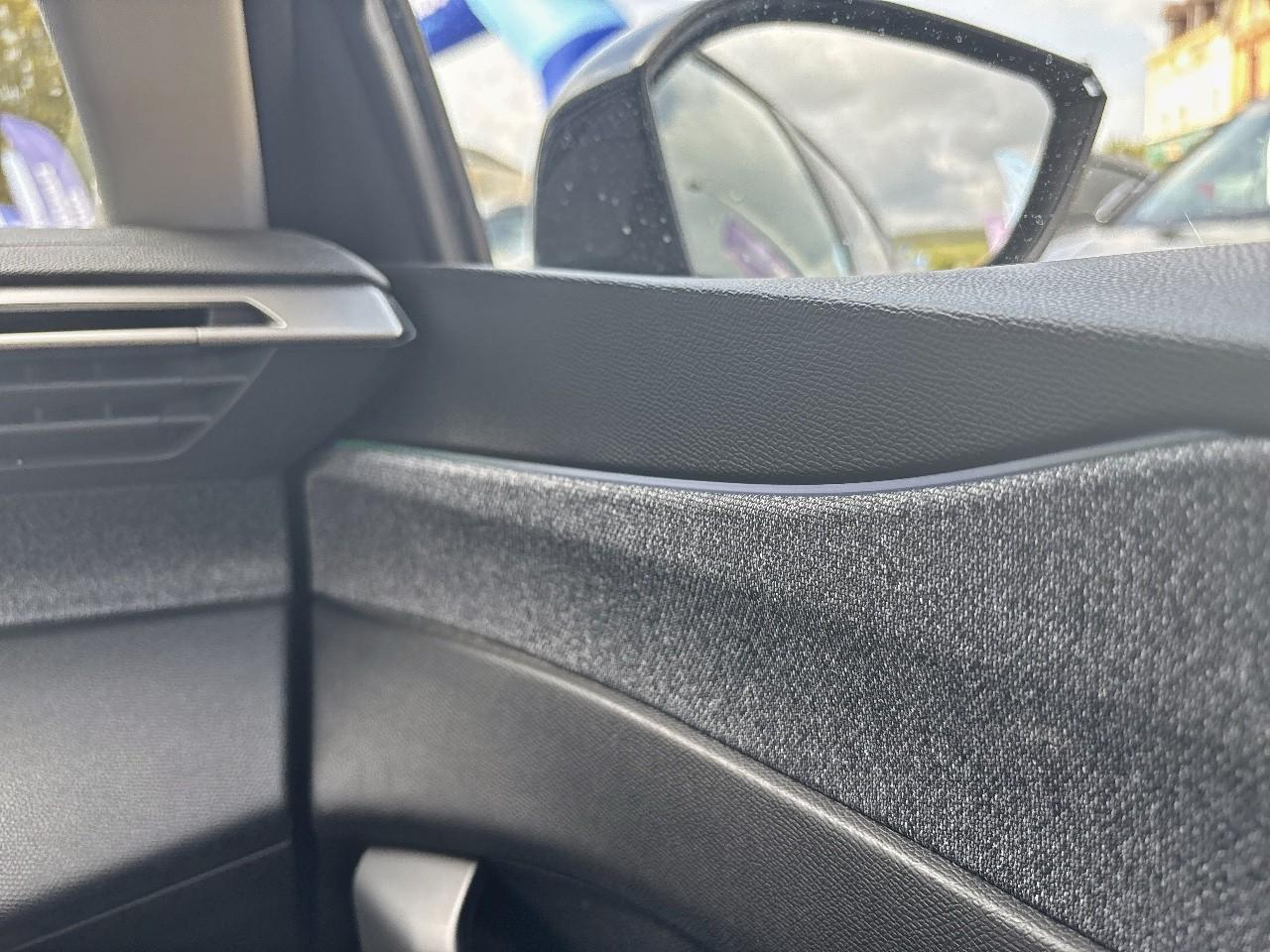 Peugeot 408 1.2 puretech 130ch s&s allure eat8 — photo 24