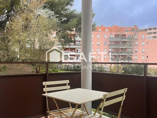 T3 au calme,avec terrasse, sans vis a vis, pret à vivre.