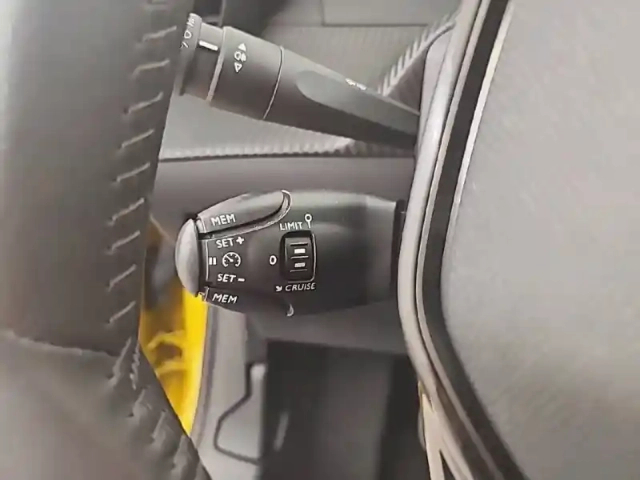 Peugeot 208 puretech 100 s&amp;s bvm6 — photo 55