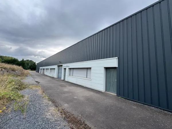 Local 3 pièces 1220 m²