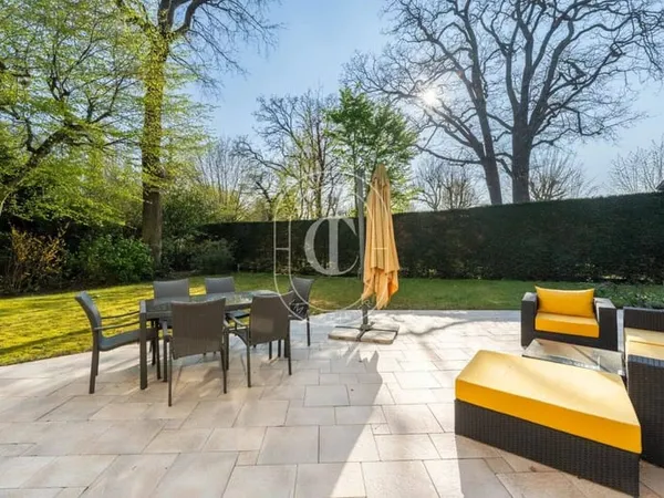Maison 10 pièces 315 m²