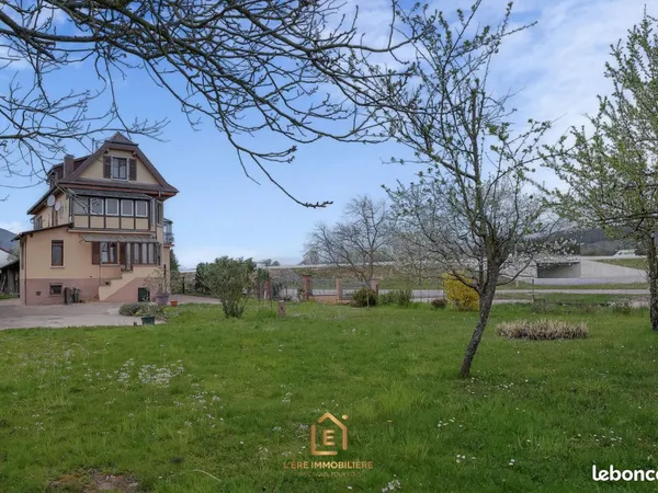 Maison 7 pièces 255 m²