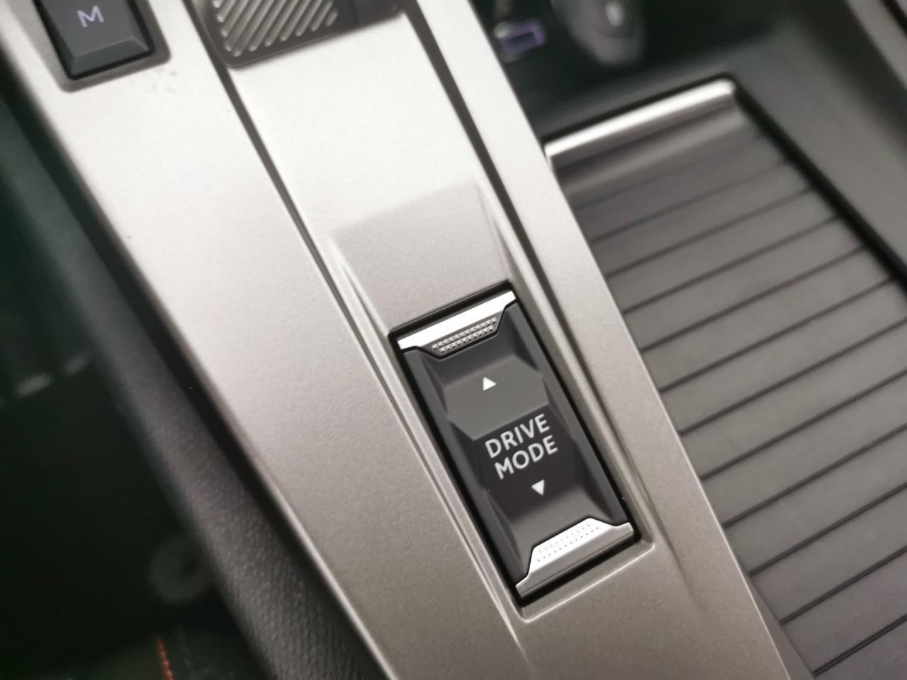 Peugeot 308 sw hybrid 145 e-dcs6 style — photo 21