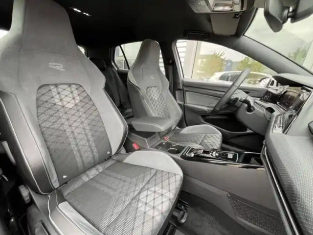 Volkswagen Golf 1.5 etsi opf 130 dsg7 — photo 11